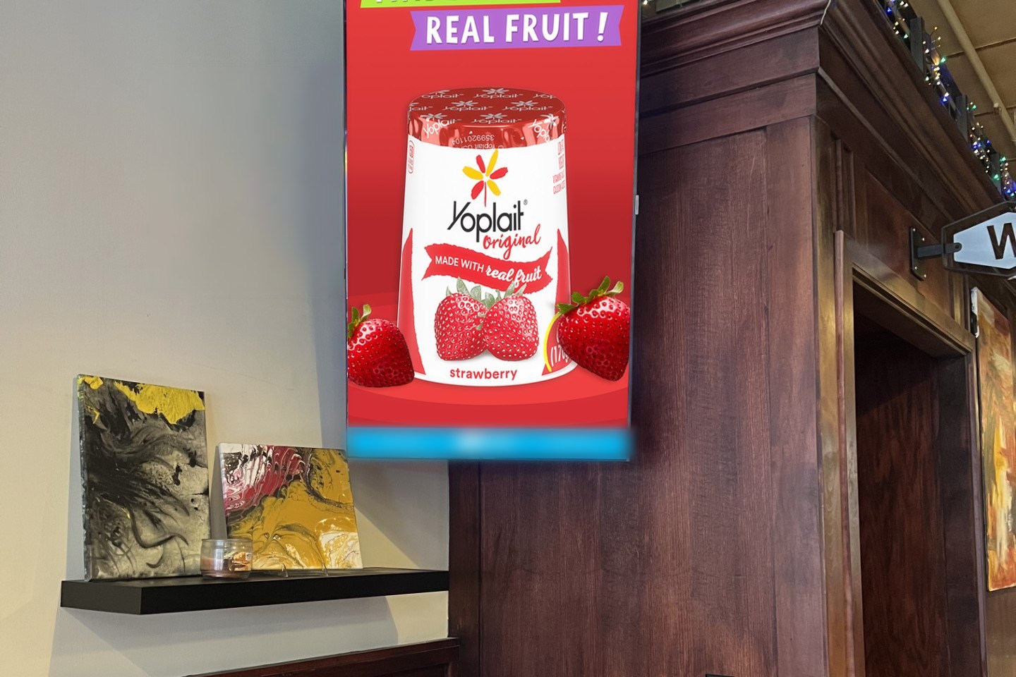 Bar & Restaurant — real DOOH placement